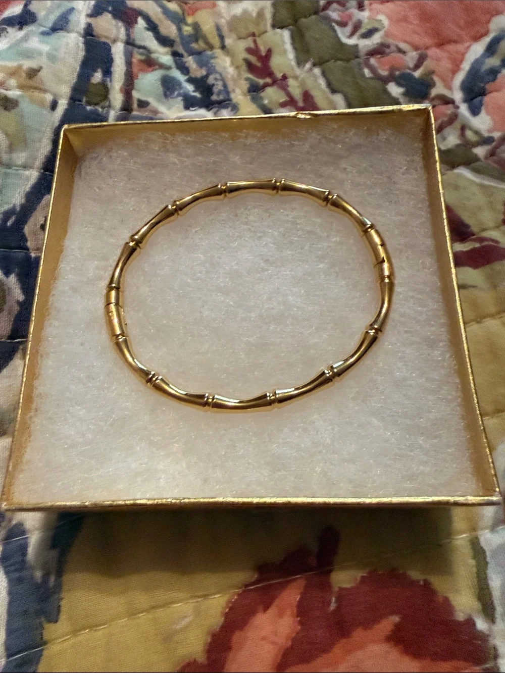 N/A elegant gold